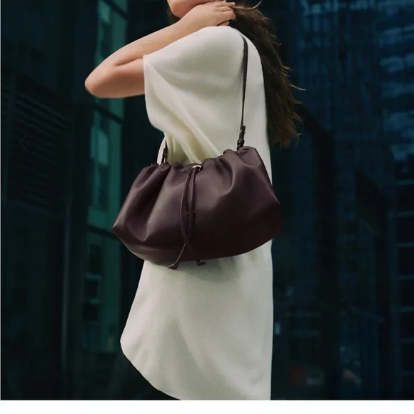 Cuyana Dia drawstring shoulder bag in smooth lambskin leather- Plum - Picture 1 of 10